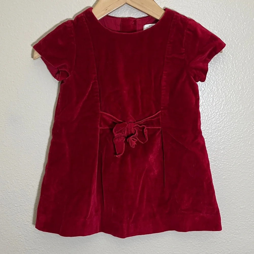 Set Zara Carter's Elegant Red Velvet Dress